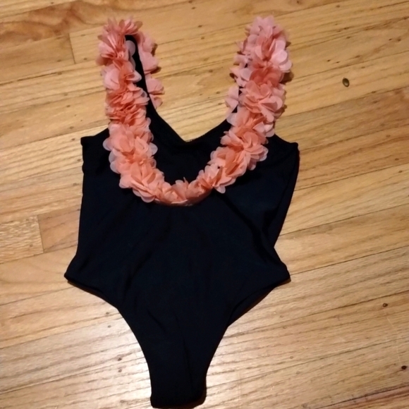 NWOT Little girl one piece unique bathing suit! Sz 3T-5T (my estimate) - Picture 4 of 8